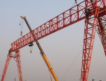 懸掛式電動(dòng)葫蘆和龍門吊助力偏遠(yuǎn)地區(qū)路網(wǎng)建設(shè)